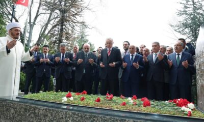 Cumhurbaşkanı Erdoğan, Alparslan Türkeş’in kabrini ziyaret etti!.