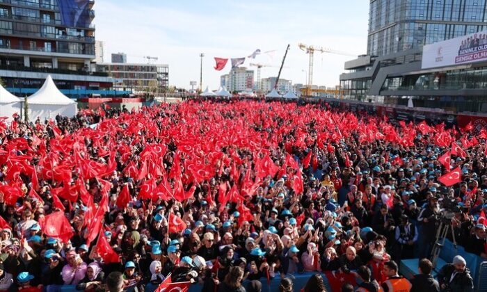 Cumhurbaşkanı Erdoğan’a İstanbul’da coşkulu karşılama..