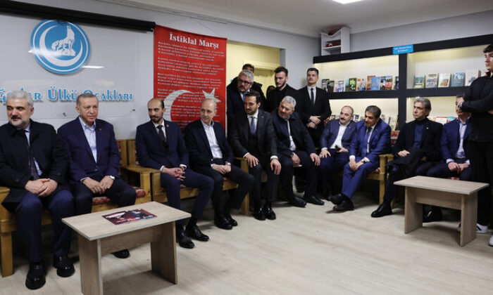 Cumhurbaşkanı Erdoğan, Bağcılar Ülkü Ocakları’nı ziyaret etti!.