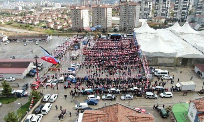 Kastamonu’da beklediği ilgiyi göremeyen İmamoğlu, meydanı dolduramadı!.