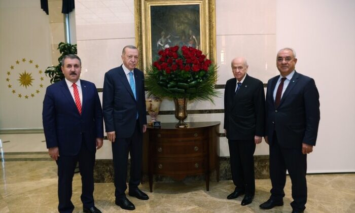 İttifak ortaklarından Cumhurbaşkanı Erdoğan’a geçmiş olsun ziyareti..