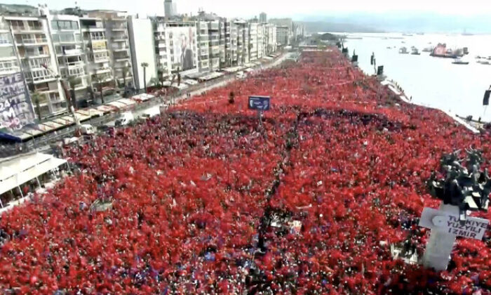 İzmir’de Cumhurbaşkanı Erdoğan’a coşkulu karşılama..