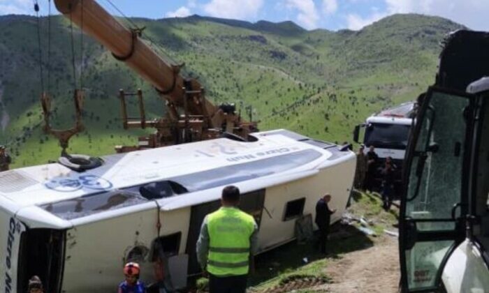 Şırnak’ta askerleri taşıyan otobüs devrildi! 2 şehit..