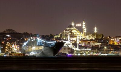 TCG Anadolu ile Ayasofya aynı karede..