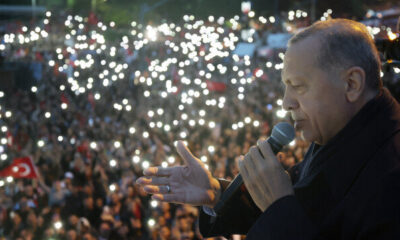 Cumhurbaşkanı Erdoğan geleneksel balkon konuşmasında vatandaşlara hitap ediyor!. (canlı yayın)