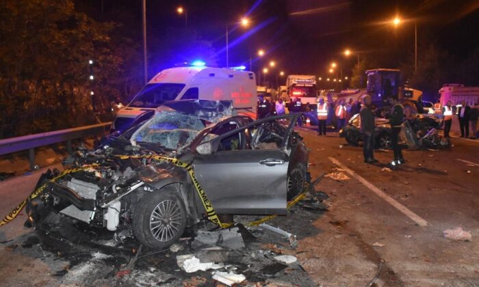 Adana’da feci kaza! 7 ölü 7 yaralı..