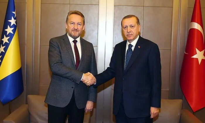 Bakir İzzetbegoviç’ten Cumhurbaşkanı Erdoğan’a destek çağrısı! “Boşnaklara ve Bosna Hersek’e sahip çıkıyor!.”