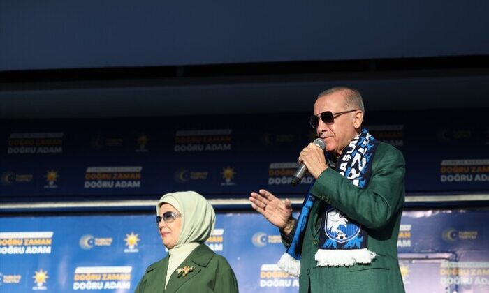 Cumhurbaşkanı Erdoğan Erzurum’da halka seslendi! “Bizim petrolümüz Erzurum dut pekmezi kıvamında..”