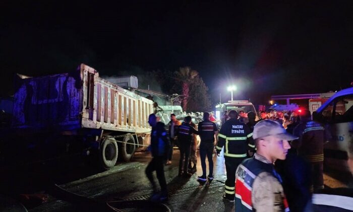 Hatay’da Facia! Kontrolden çıkan kamyon asker uğurlayanların arasına daldı, 12 ölü 31 yaralı..