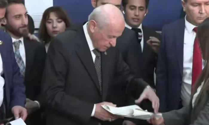 Devlet Bahçeli oyunu Ankara’da kullandı!.