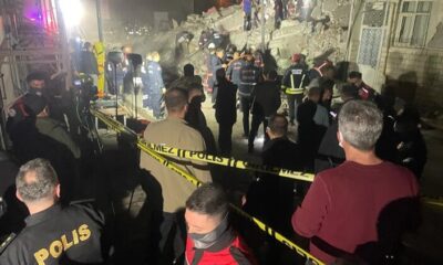Malatya’da 4 katlı bir bina çöktü! 1 ölü..