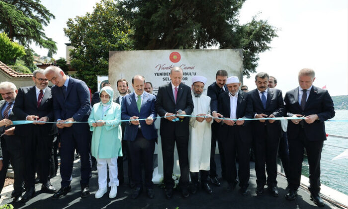 Restore edilen Vaniköy Camii açıldı!.