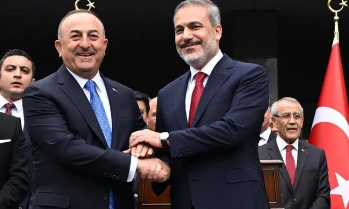 Mevlüt Çavuşoğlu, Dışişleri Bakanlığı görevini Hakan Fidan’a devretti!.