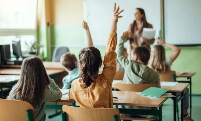 Düzenleme Resmi Gazete’de.. Öğretmenlere zorunlu hizmet affı getirildi!.