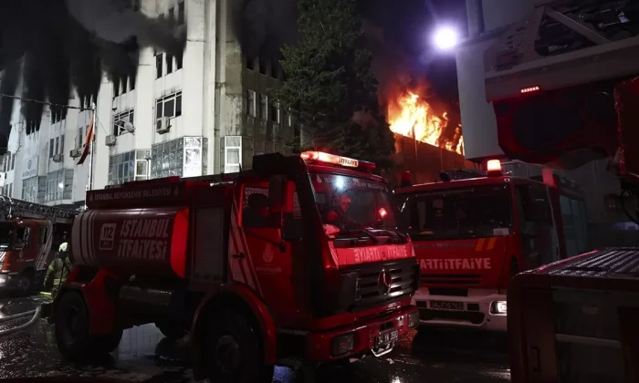 İkitelli Organize Sanayi Bölgesi’nde fabrika yangını..