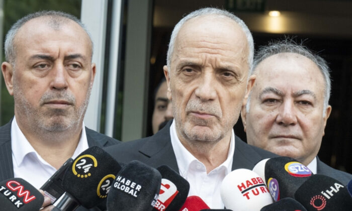 TÜRK-İŞ Genel Başkanı Ergün Atalay: “Asgari ücret tarihinin dolar üzerinden en yüksek rakamı..”