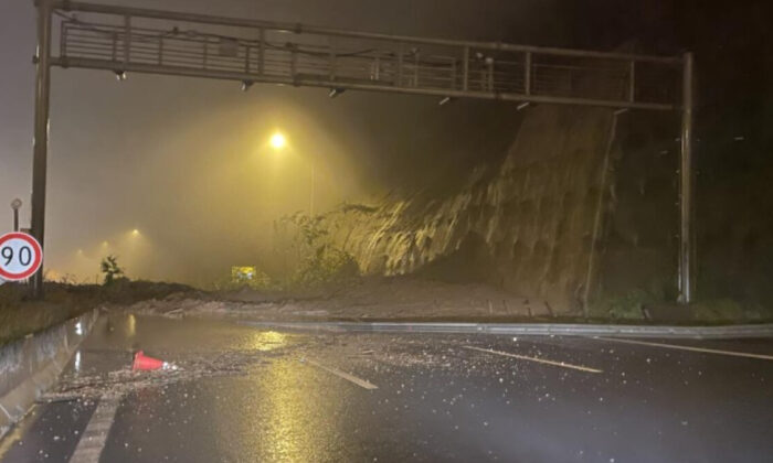 Bolu Dağı Tüneli TEM Otoyolu geçişinde heyelan..
