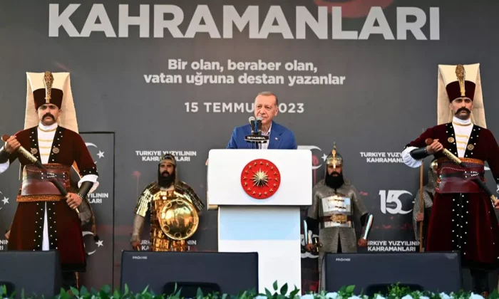 Cumhurbaşkanı Erdoğan: “15 Temmuz’un unutulmasına ve unutturulmasına izin vermeyeceğiz!.” (canlı yayın)