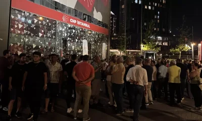 CHP İl Başkanlığı önünde Kaftancıoğlu’na protesto..