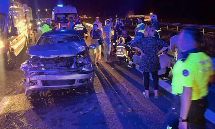 Düzce’de zincirleme kaza! 5’i çocuk 14 yaralı..