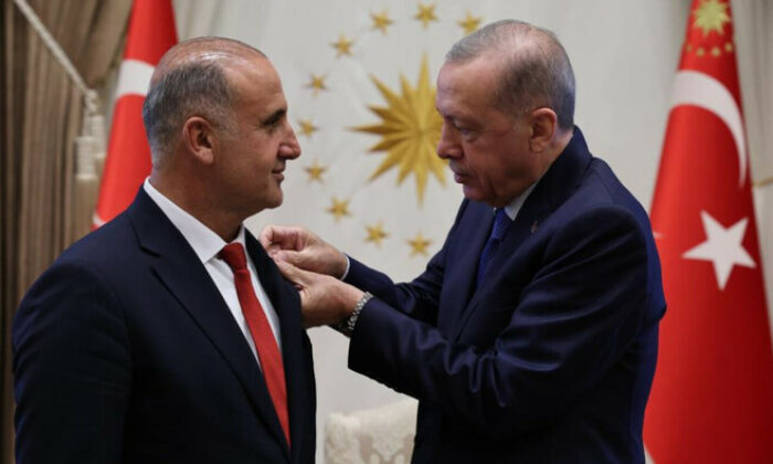 İncirliova Belediye Başkanı Aytekin Kaya, AK Parti’ye katıldı!.