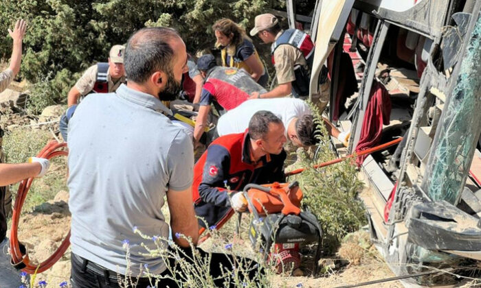 Sarıkamış’ta kaza! Çok sayıda ölü ve yaralı var!.