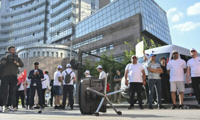 Tanju Özcan, Kemal Kılıçdaroğlu’na koltuk fırlattı!.