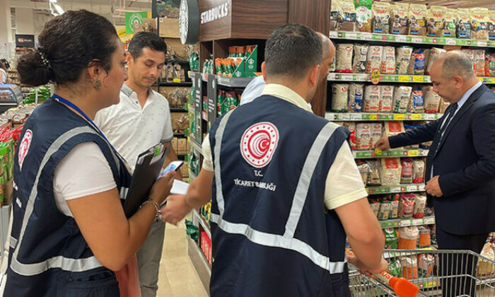 Ticaret Bakanlığı ekiplerinden marketlerde fahiş fiyat denetimi..