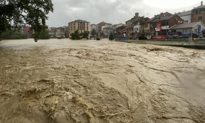 Ali Yerlikaya ve Yılmaz Tunç sel felaketinin yaşandığı Bartın’a gidiyor!.
