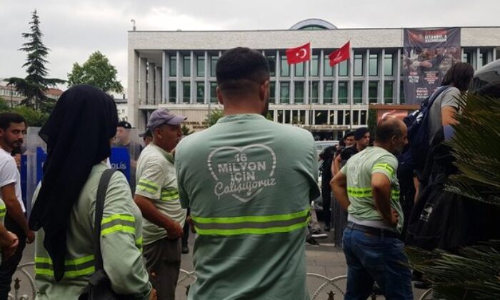 İşçilerden İBB binası önünde protesto! “Verilen sözler tutulmadı!.” (video haber)