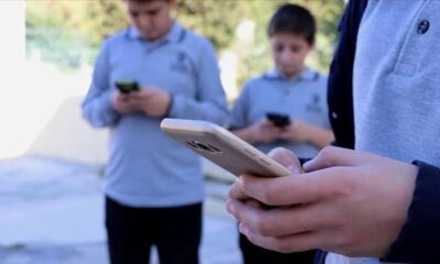 Okullarda cep telefonu kullanımının önüne geçilecek!.