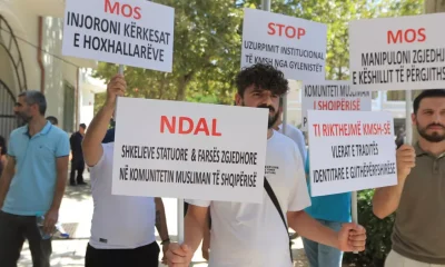 Arnavutluk’ta FETÖ protestosu! “İmamlara baskı yapmaktan vazgeçin!.”