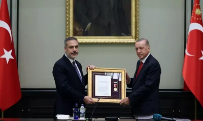 Cumhurbaşkanı Erdoğan’dan Hakan Fidan’a üstün hizmet madalyası..