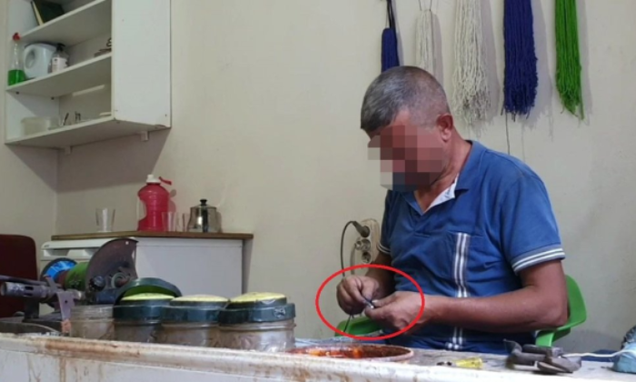 Günde 300 kerize muska yazıp aylık 1 milyon lirayı cebe indiriyor!.