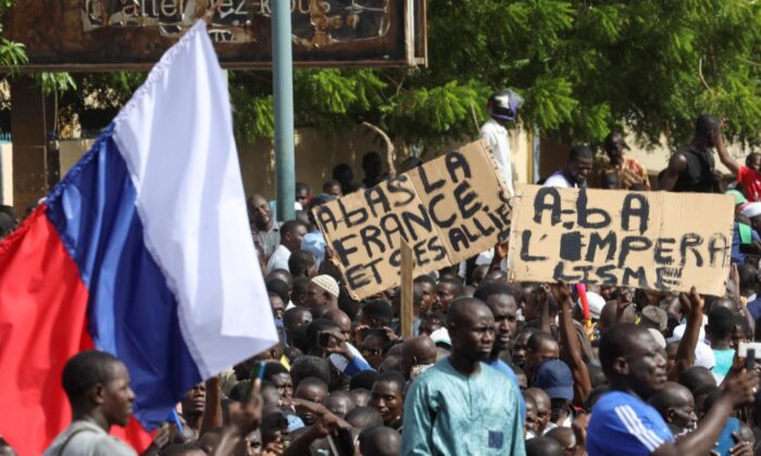 Nijer ülkeyi terk etmesi için Fransa’ya 48 saat süre verdi!.