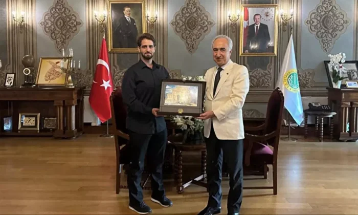 İstanbul Üniversitesi’nden Muhammet Emin Ay’a iade-i itibar..