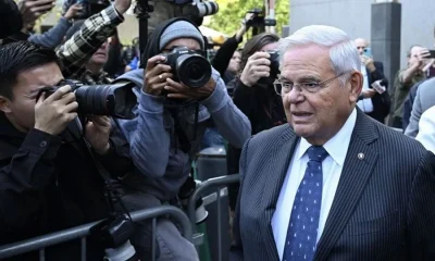 Rüşvetçi Menendez 100 bin doları basıp serbest kaldı!.