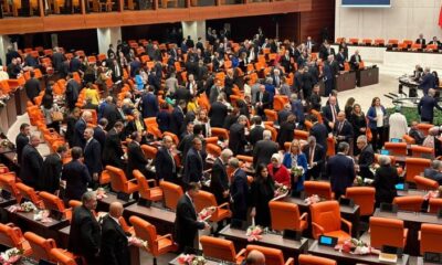 Erdoğan Meclis’e gelince CHP ve HDP’liler ayağa kalkmadı!.