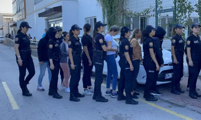 CHP’li belediyeye rüşvet operasyonunda 13 tutuklama!.