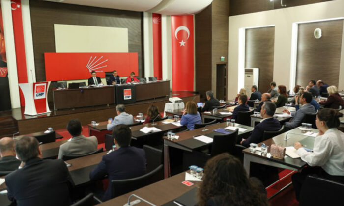 CHP’de Tunç Soyer ve Lütfü Savaş tekrar aday gösterildi..