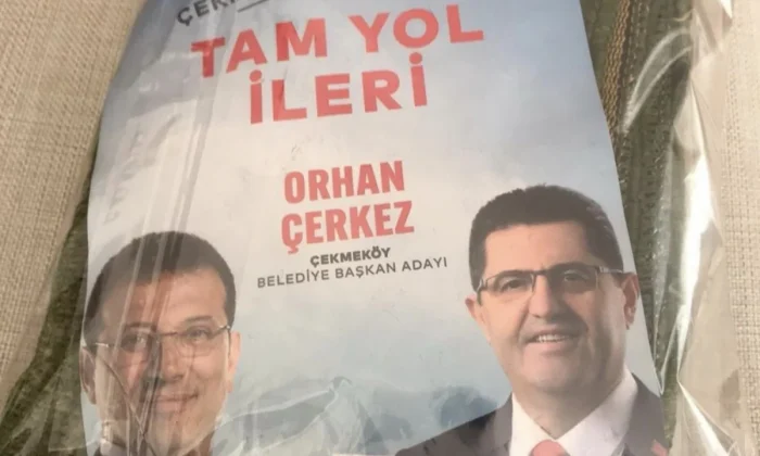 Camiileri kapatanlar şimdi oy devşirmek için seccade dağıtıyorlar!.