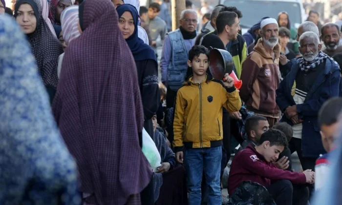 Kahpe İsrail Filistin’e giden tüm gıda yardımlarını durdurdu!.