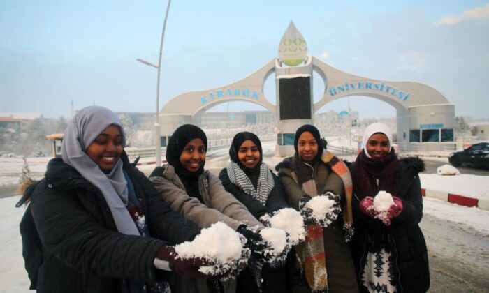 Karabük Üniversitesi Afrikalı öğrenciler ile ilgili sessizliğini bozdu!.