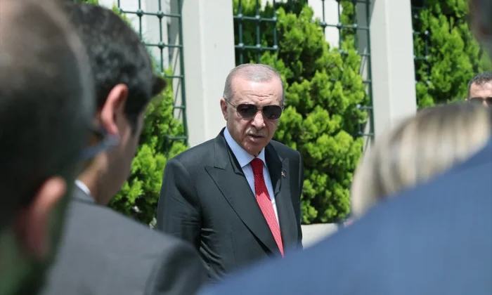 “Katil Esed Sayın Esad oldu yine!.