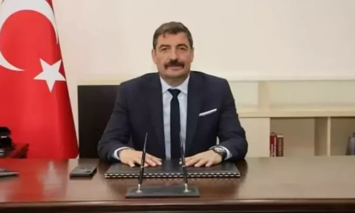 Makamında iki kişiyi dövdüren CHP’li Başkan tutuklandı!.
