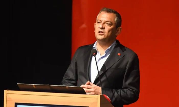 Özgür Özel: 15 Temmuz’a Tiyatro Diyenler Eksik Akıllıdır!.