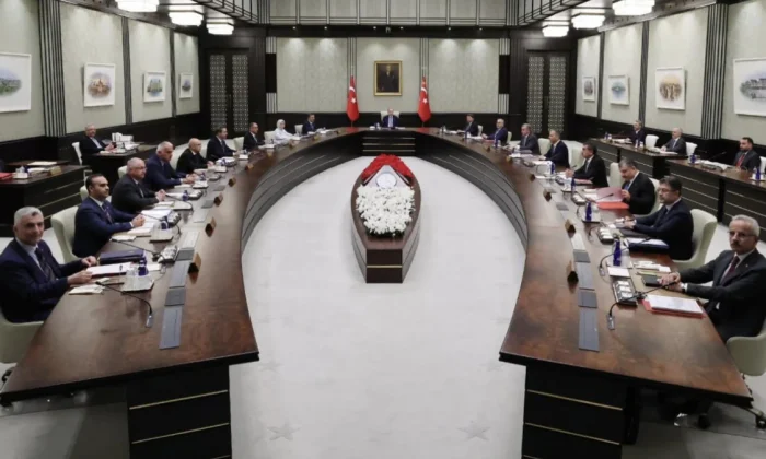 Cumhurbaşkanlığı Kabinesi bugün önemli başlıkları altında toplanıyor..