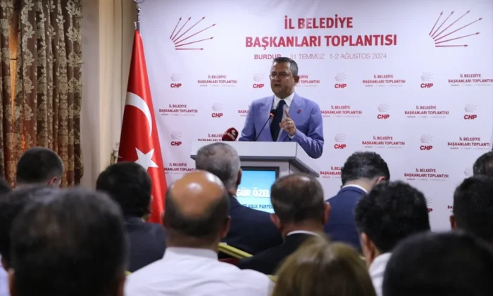 CHP Lideri Özel: En düşük emekli maaşı 17 bin 500 TL olsun SGK borcumuzu ödeyelim..