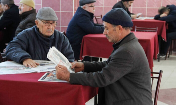 Çalışan emeklilerin maaşından sigorta kesintisi yapılacak!.