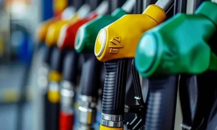 Yine “Dolar Yükseldi” bahanesi ile benzine kazık gibi zam!.